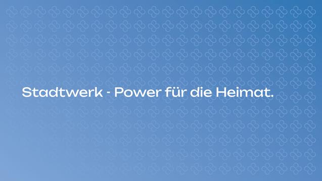 Hintergrund mit bunten Mustern und dem Text: „Stadtwerk - Power für die Heimat“ in großer, weißer Schrift.